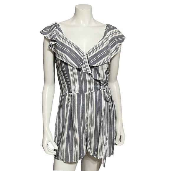 entro Pants - Entro Blueish Gray Striped Cold Shoulder Ruffle Romper Sz-Small